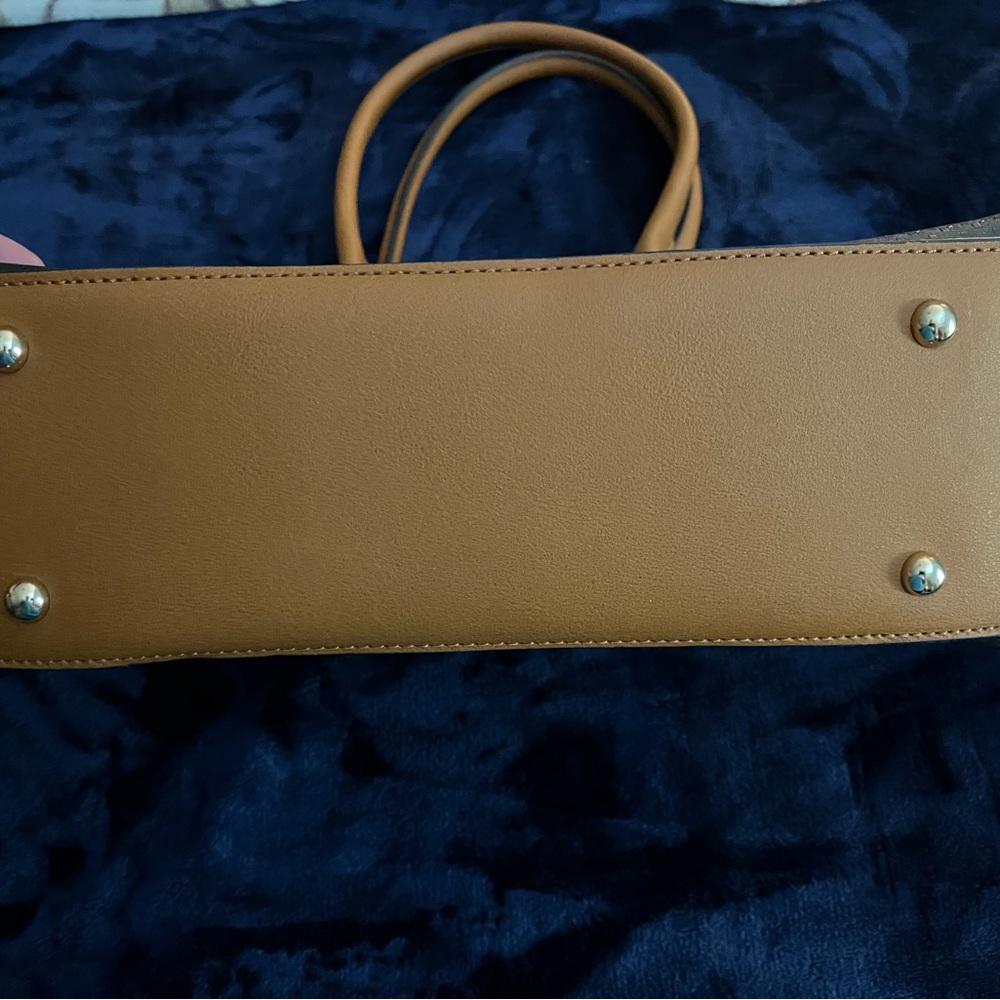 Sophisticated Brown and Black Satchel with Structured Design - Picture 3 of 5